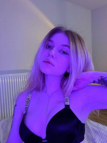 Лаура Горячая Секретарша фото 2