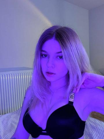 Лаура Горячая Секретарша фото 5